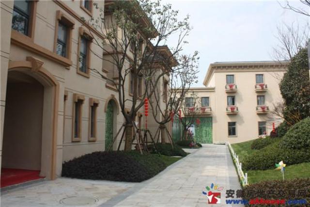 别墅实景图 1/10