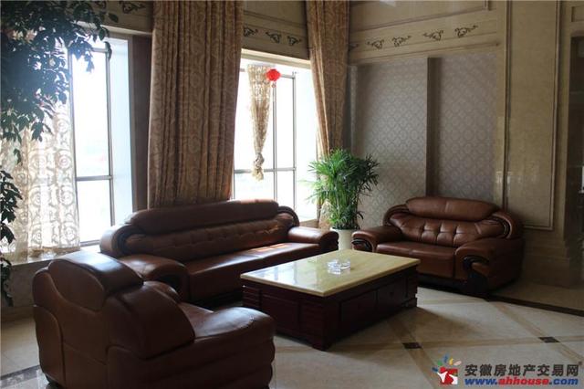 凤凰花园城营销中心 4/10