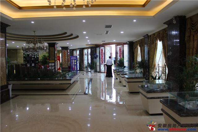 营销中心内景 9/15