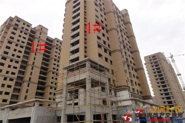 沿街实景 3/5