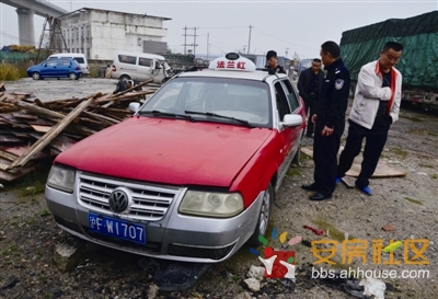 "出租车"咋被遗弃在高速