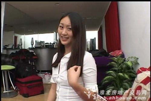 湖南女孩美国拍a 片尺度大胆 网友骂其无耻