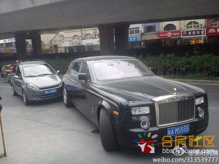 两车相撞事故,奇瑞撞了劳斯莱斯高清图片