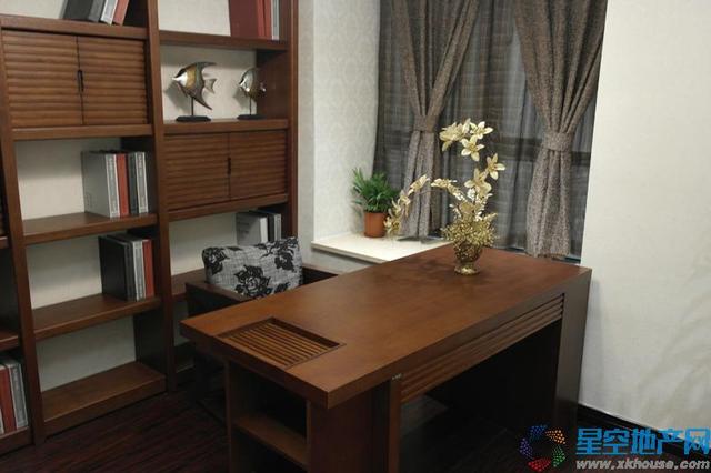 118平米A户型样板房书房 2/14